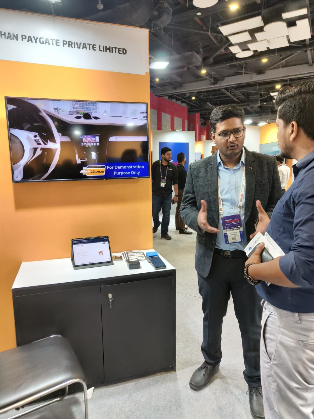 Utkarsh Jyotishi presenting InDhanPay at Startup Mahakumbh 2025